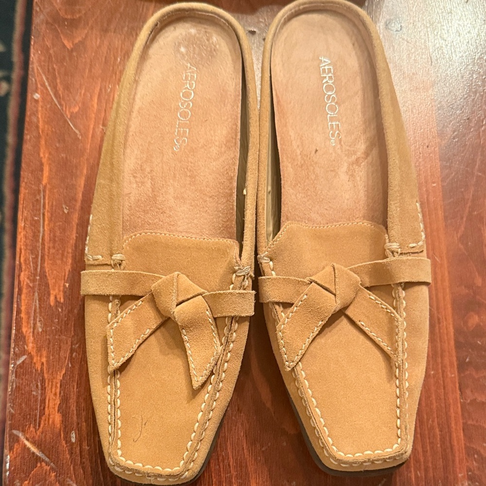 AEROSOLES Tan Women's Loafers with Bow Detail